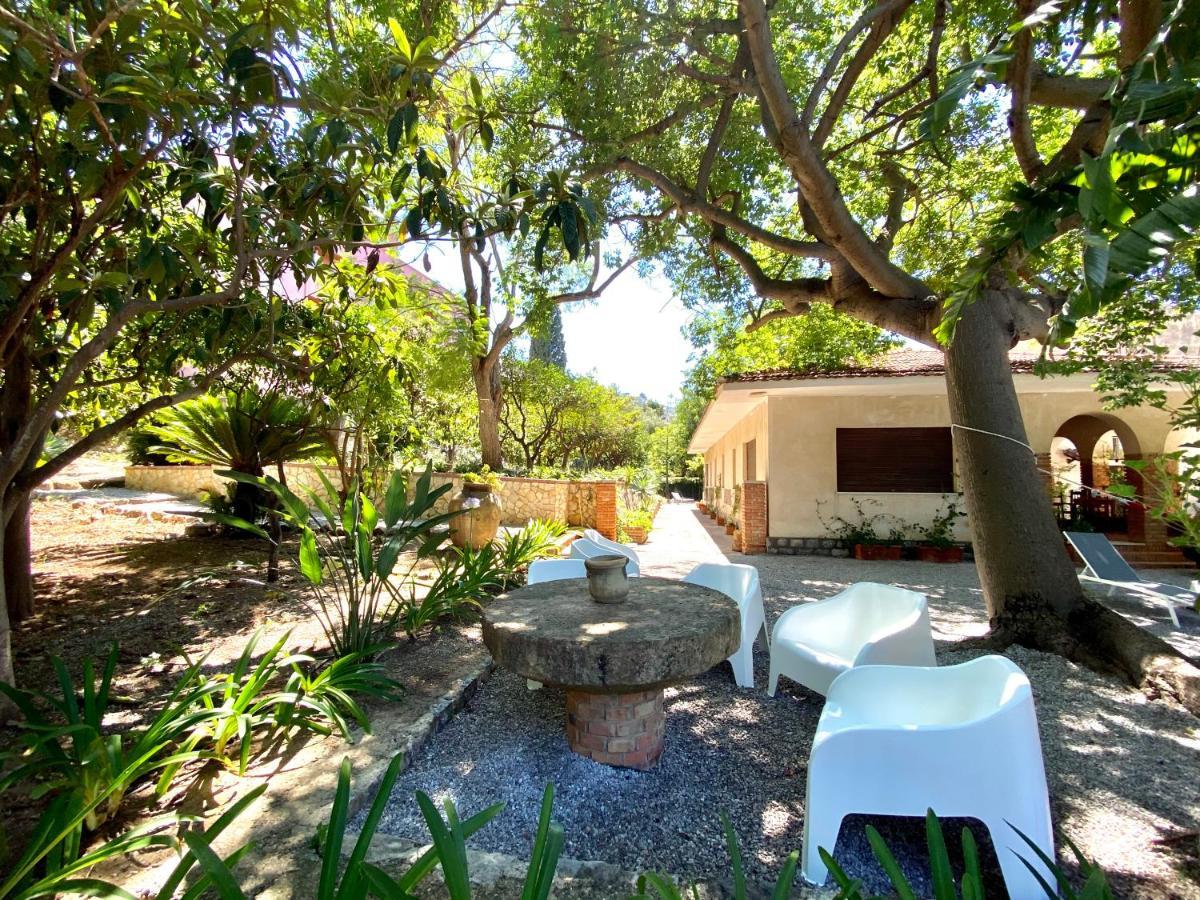 Villa Tana Pacenzia เชฟาลู ภายนอก รูปภาพ