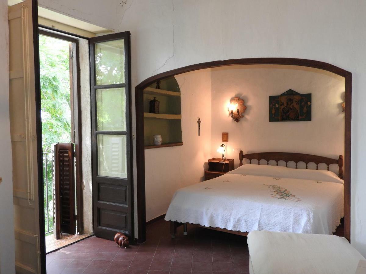 Villa Tana Pacenzia เชฟาลู ภายนอก รูปภาพ